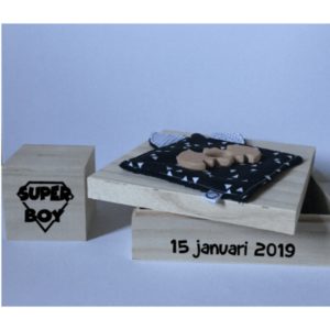 kraamkado superboy spaarpot knuffeldoekje batman bijtring