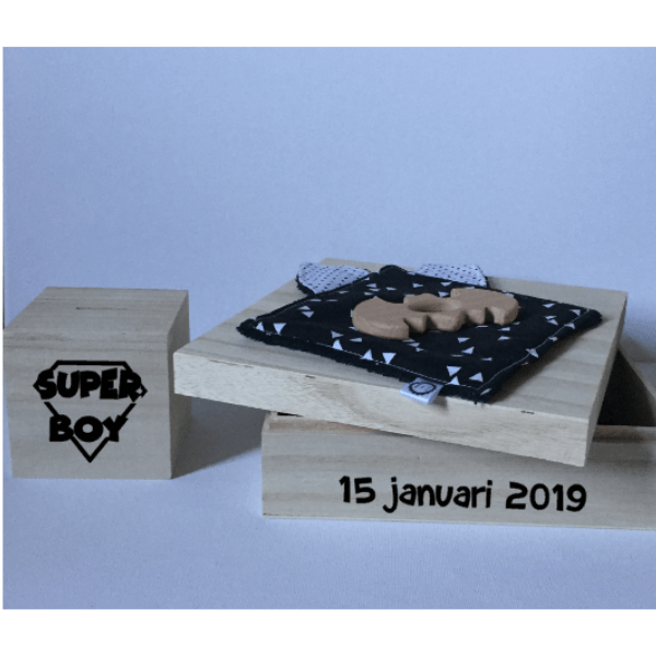 kraamkado superboy spaarpot knuffeldoekje batman bijtring